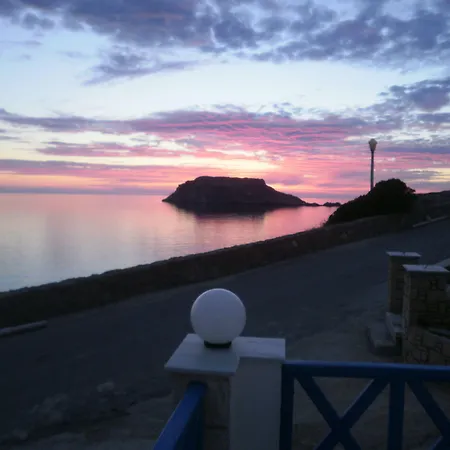 Blue And White & Lägenhet Lefkos (Karpathos)