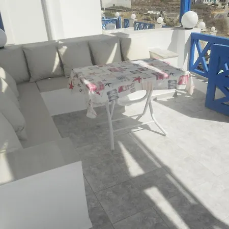 Blue And White & Lägenhet