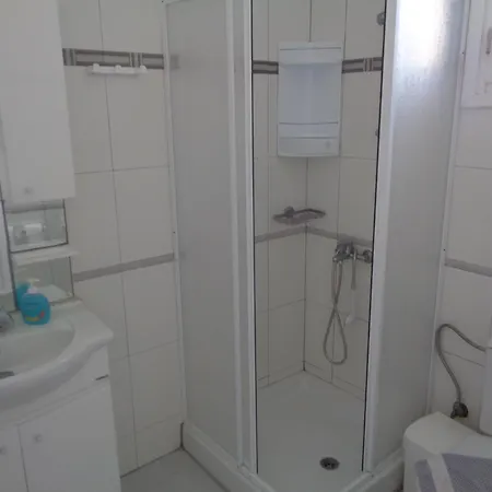 Blue And White & Lägenhet