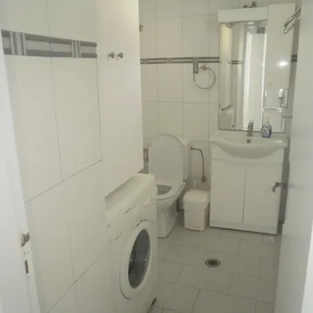 Blue And White & Apartman *
