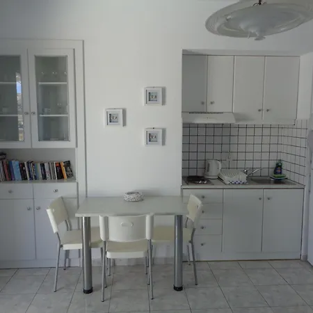 Blue And White & Apartman Lefkósz Karpáthu