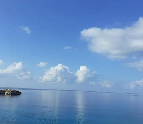 Апартаменты Blue And White & *