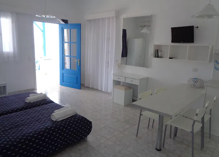 Blue And White & * Лефкос-Карпату