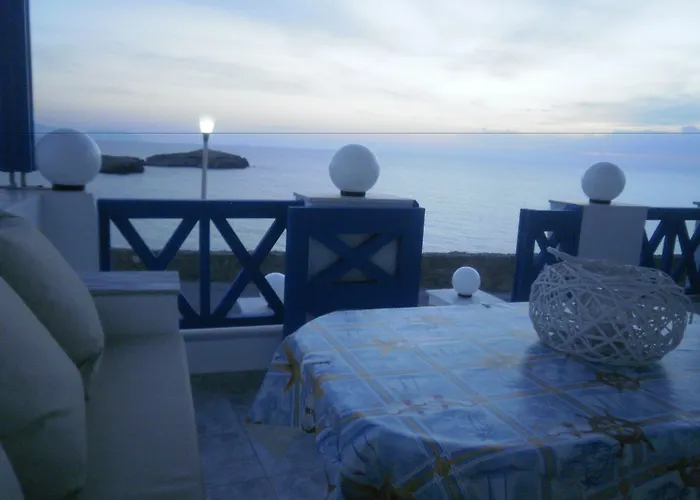 Blue And White & Апартаменты