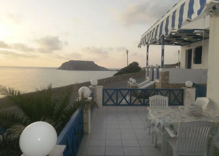 Blue And White & Апартаменты *