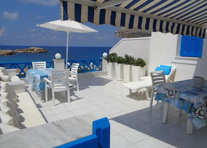 Апартаменты Blue And White &