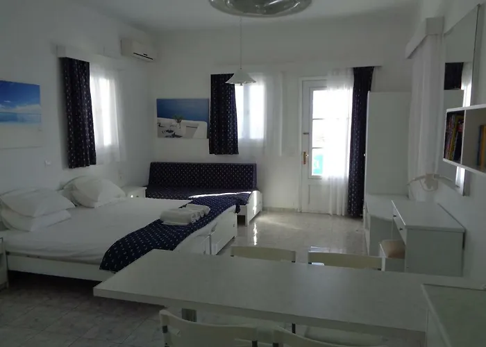 Апартаменты Blue And White &