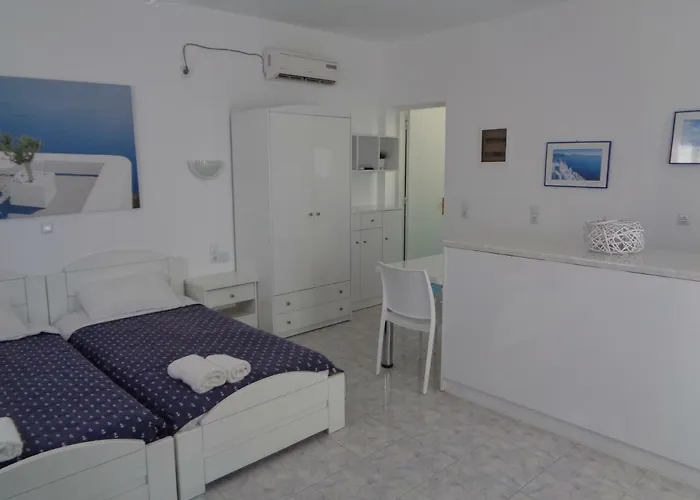 Апартаменты Blue And White & *