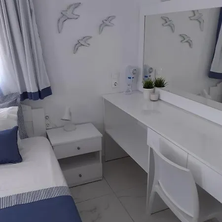 Blue And White & Appartement Lefkos (Karpathos)