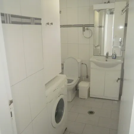 Blue And White & 아파트