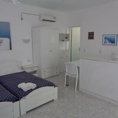 Apartament Blue And White & *