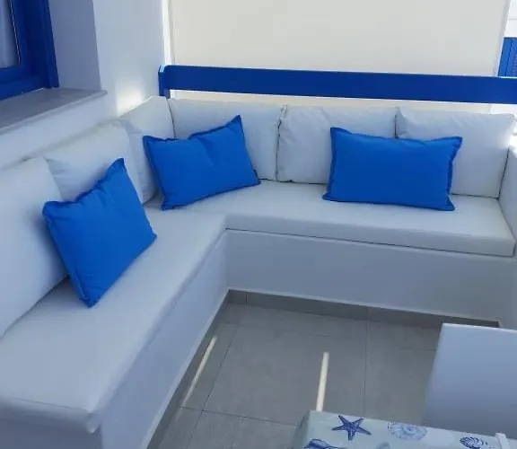 Blue And White & Διαμέρισμα