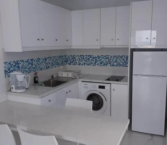 Blue And White & Apartman *