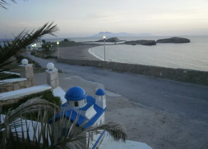 Blue And White & Lefkósz Karpáthu