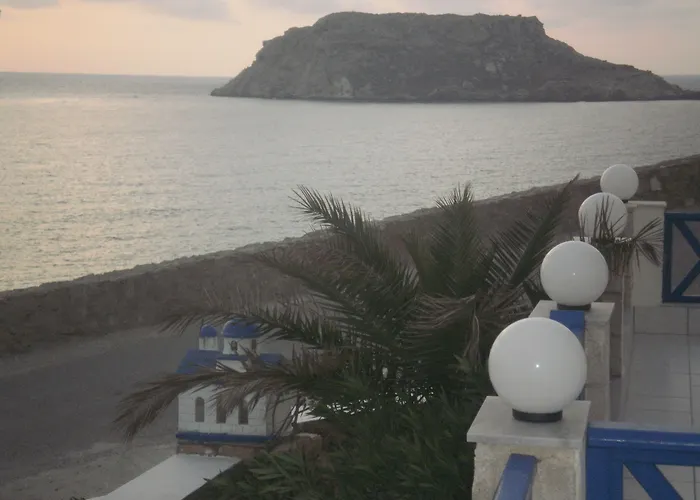 Blue And White & Apartman *