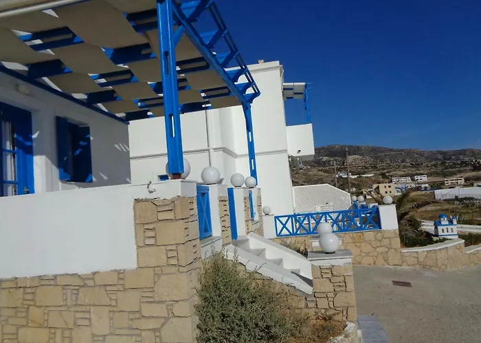 Blue And White & Apartman *