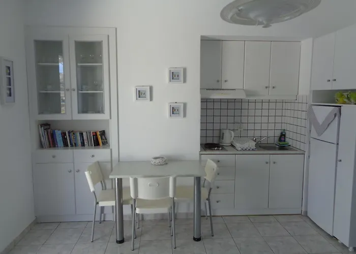 Blue And White & Apartman Lefkósz Karpáthu